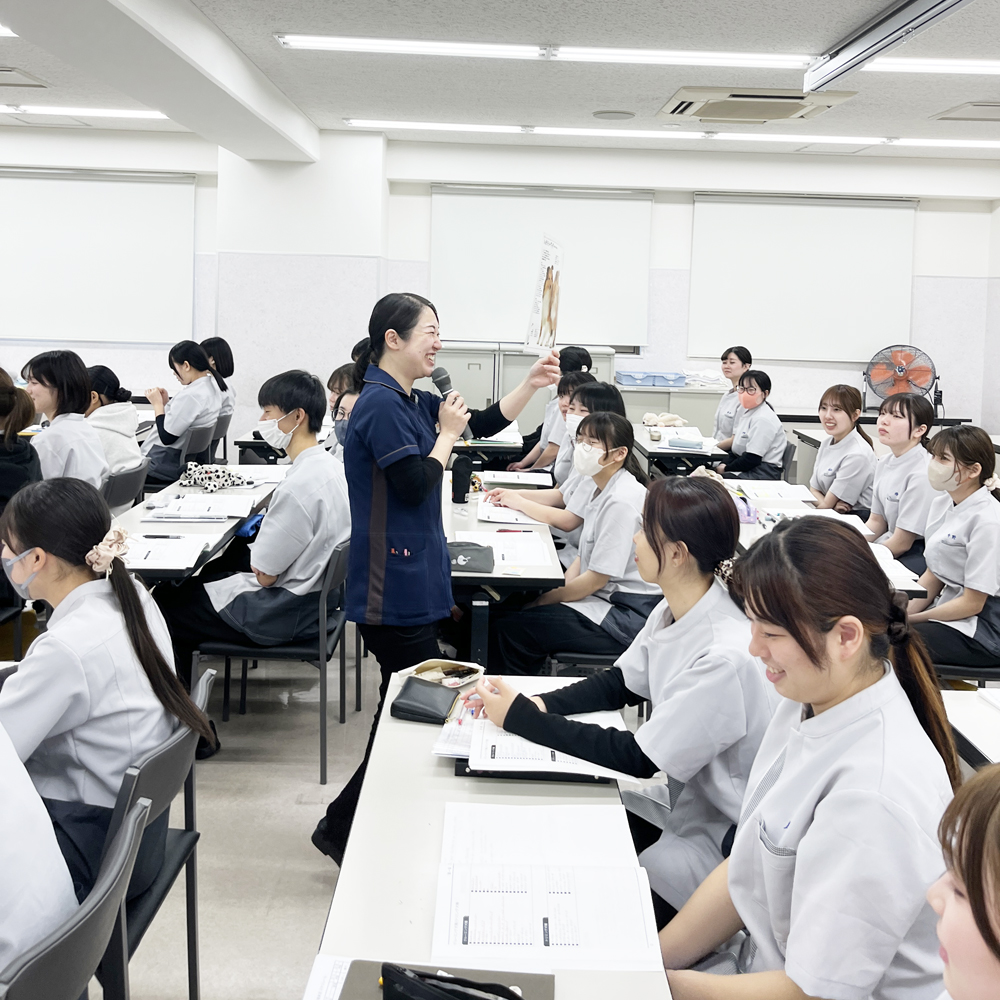 １年生、犬種を学ぶ「犬学」